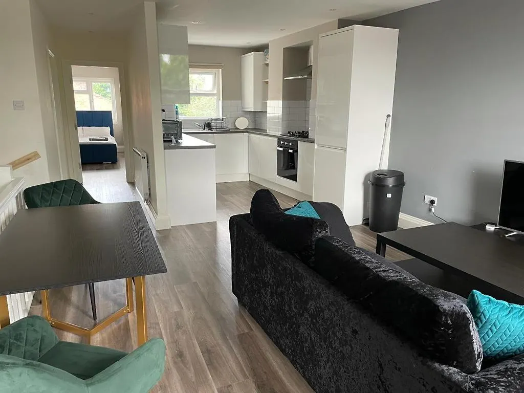Luxe 2 Bedroom Duplex With Free Parking Stockport