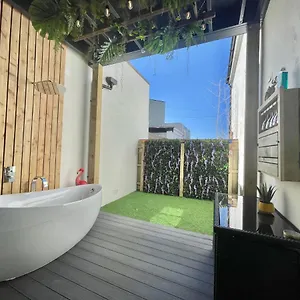 https://brand-new-jungle-themed-garden-apartment-outdoor-bath.bournemouth-hotels.org